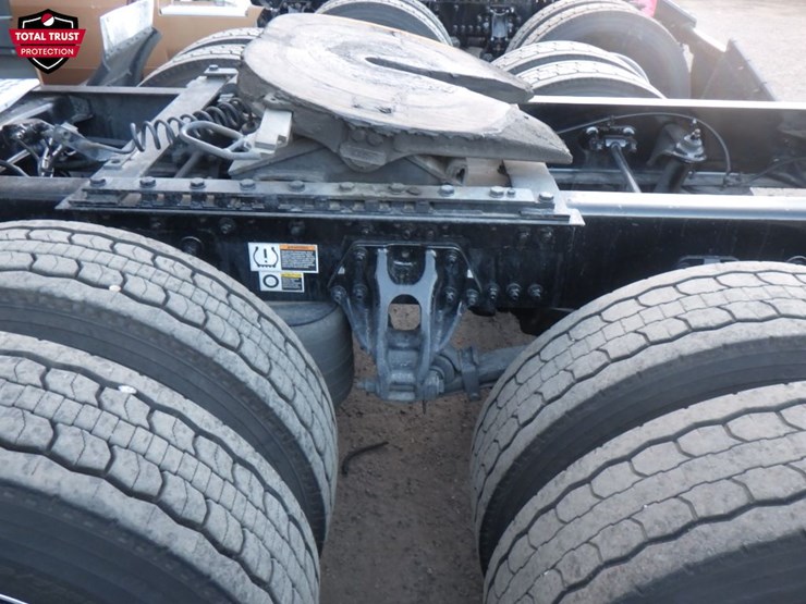 2022-kenworth-t680-image-14