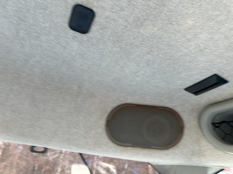 2014-new-holland-t8.330-image-82