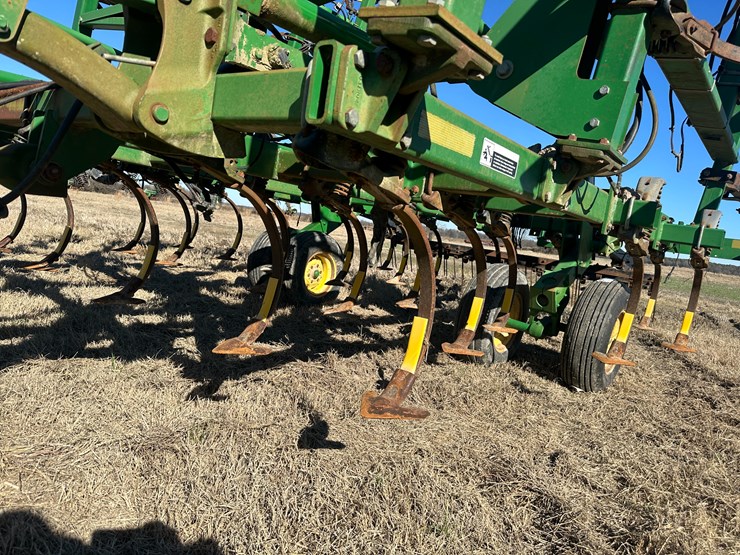 john-deere-27-image-38