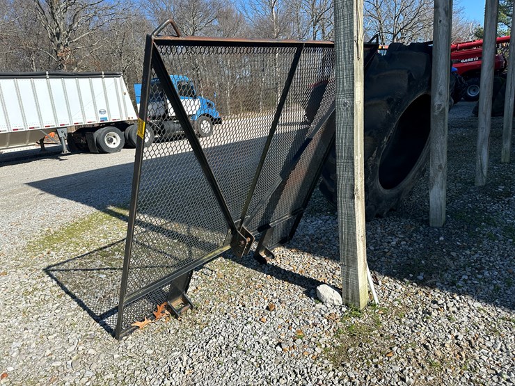 #35804-•-3pt-back-glass-tractor-guard-image-4