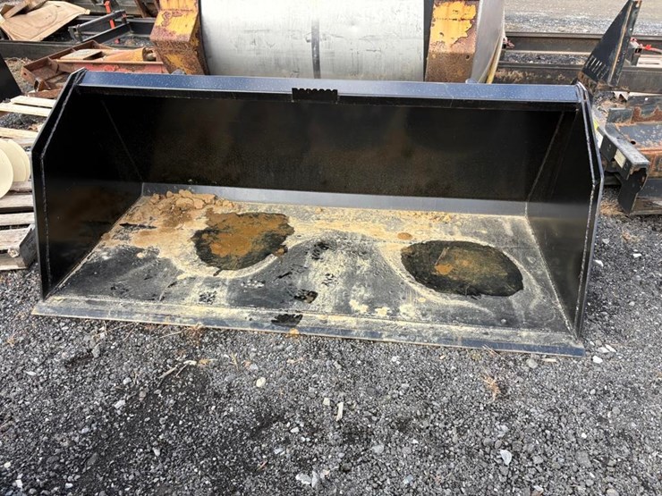 (new)-78in-snow/material-bucket-image-1