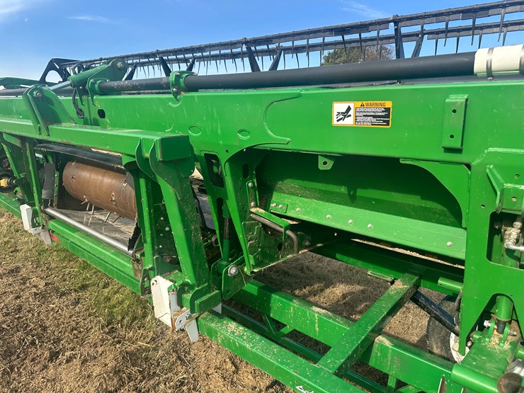 2015-john-deere-630d-image-8