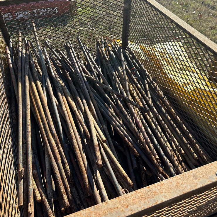 #35853 • ~ Over 200 Levee Spills Rods & ~ Over 150 Levee Spill Chains