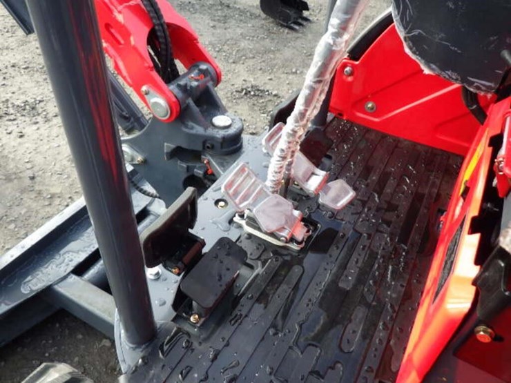 2025-vicsec-30-hydraulic-excavator-image-24