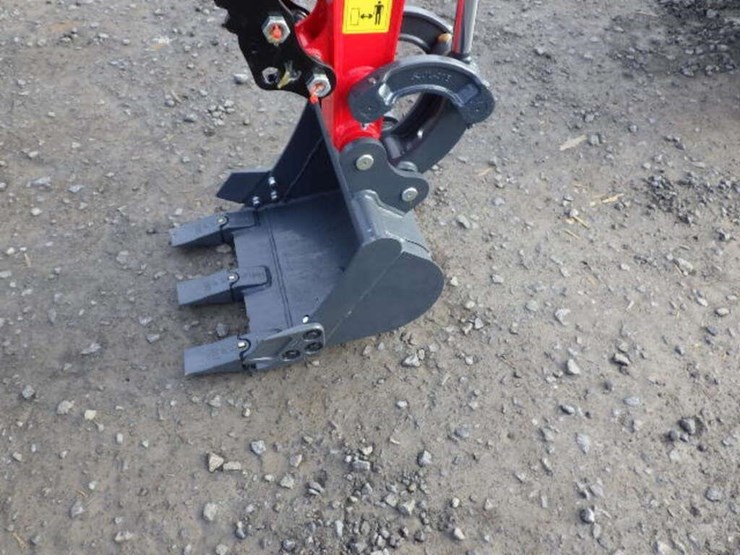 2025-vicsec-30-hydraulic-excavator-image-16