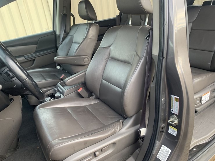 2012-honda-odyssey-exl-image-8