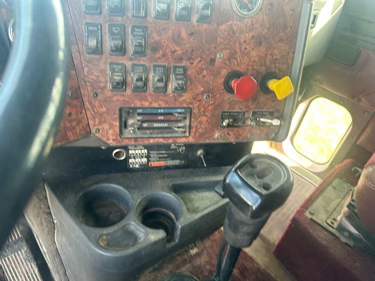 1997-caterpillar-10-image-71