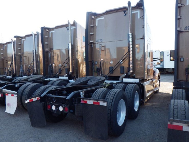 2022-kenworth-t680-image-10