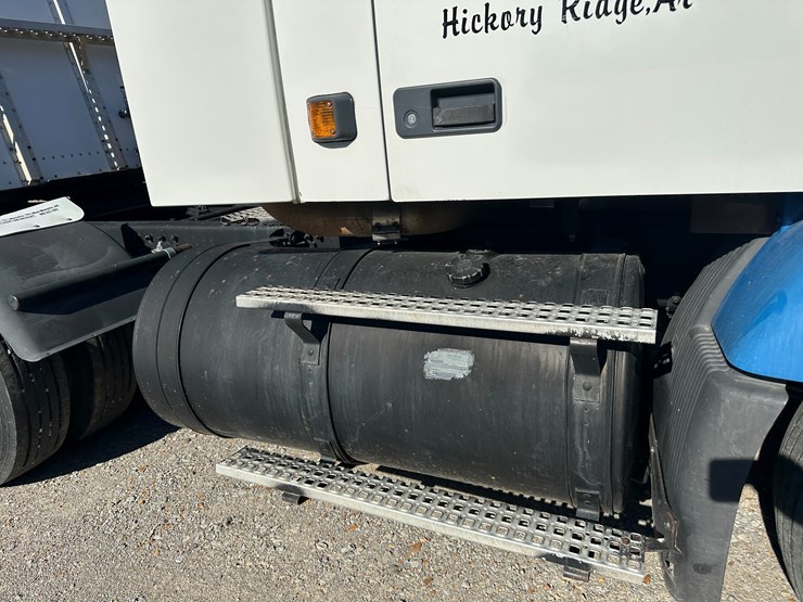 1998-volvo-vn-image-37