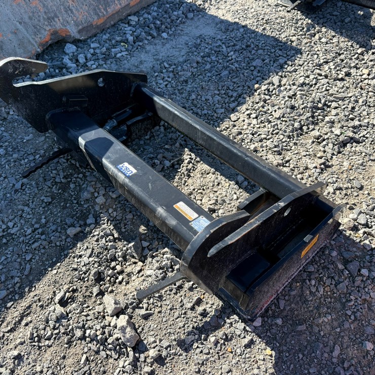 #2003 • Genie Telehandler to Skid steer Attachment AdapterINV# 35074