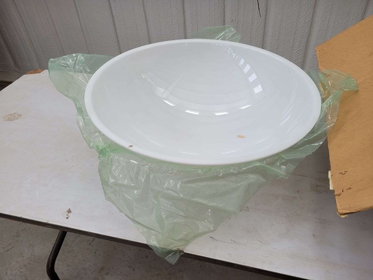 hanging-light-fixture-w/globe-image-4