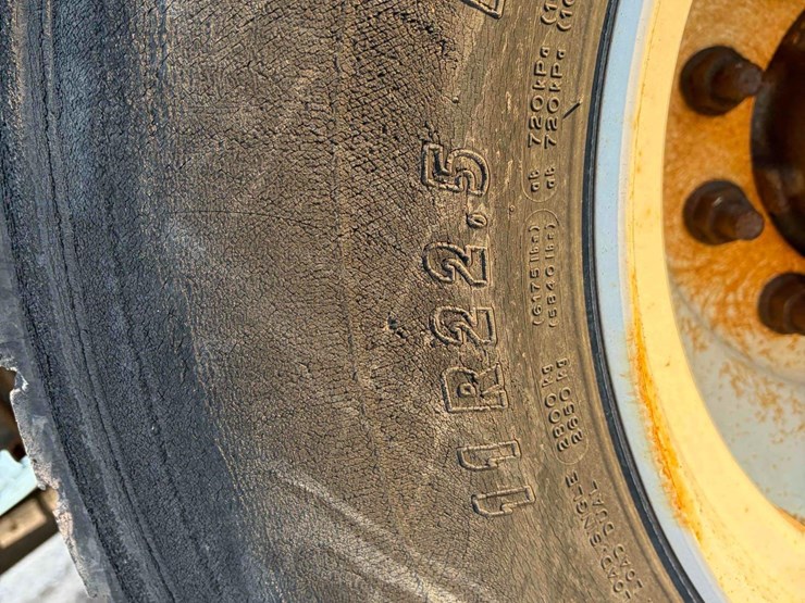 2011-hino-268-image-6