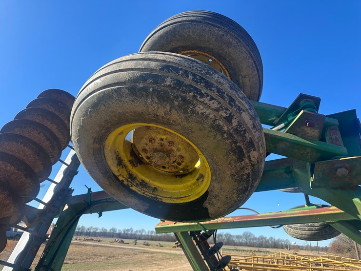 john-deere-27-image-10