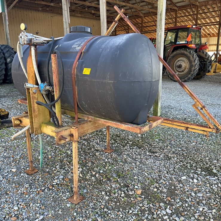#35802 • 200 Gallon 22' 3pt Sprayer