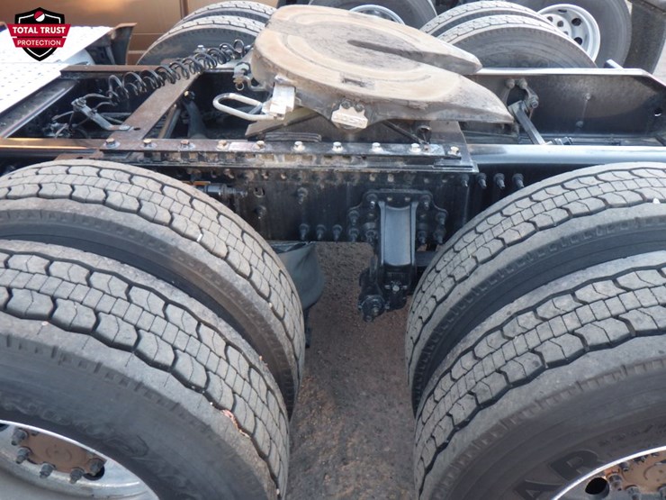 2023-volvo-vnl-760-image-22