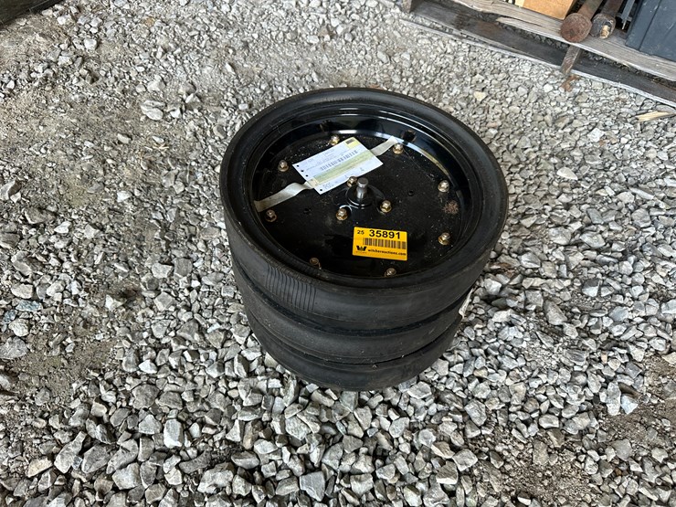 #35891-•-lot-of-(3)-john-deere-guage-wheels-image-1
