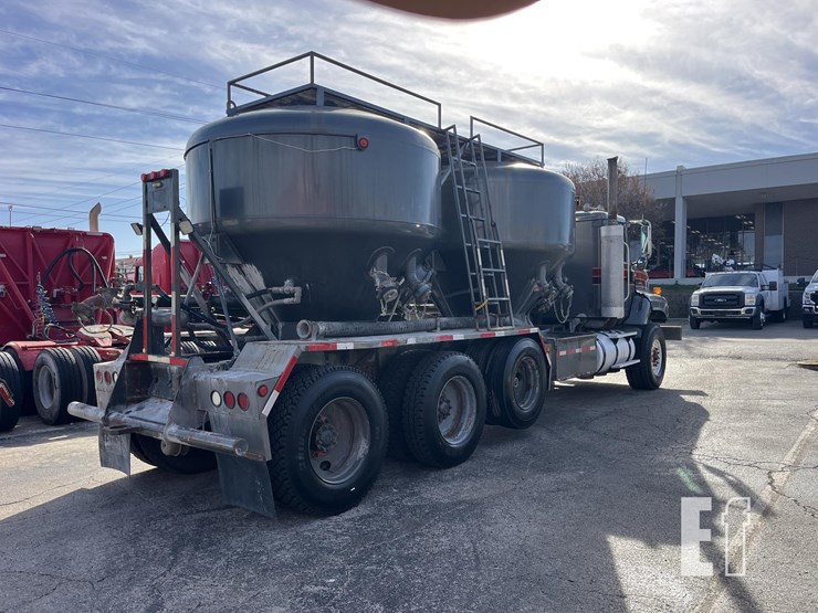 2004-international-paystar-5600-image-4