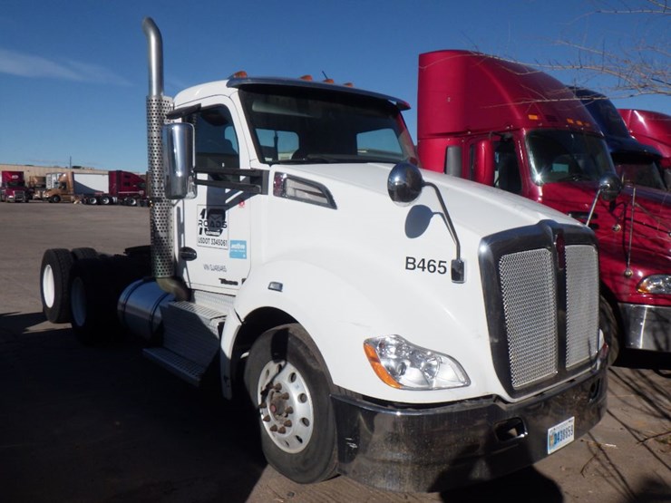 2016-kenworth-t680-image-2