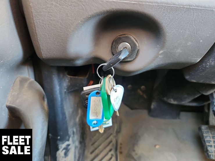 2008-freightliner-m2-106-image-25