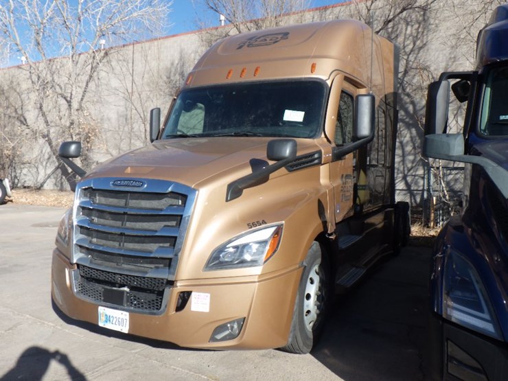 2023-freightliner-cascadia-126-image-1