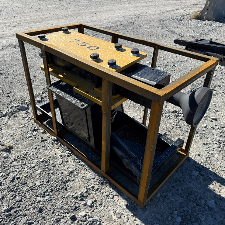 #22771 • Unused AGT PD750-PZ Skid Steer Breaker PD750PZ25111501D