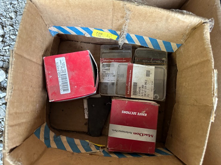 #35890-•-lot-of-bearings,-combine-parts,-&-header-parts-image-2