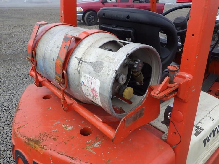 toyota-62-4fgc25-forklift-image-11