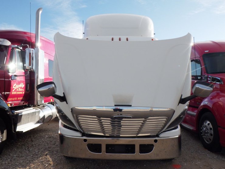 2018-freightliner-cascadia-113-image-22