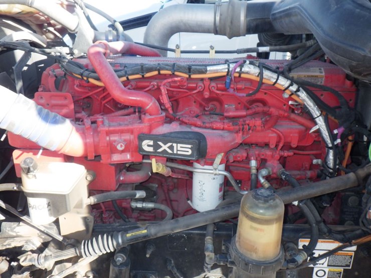 2023-peterbilt-389-image-17