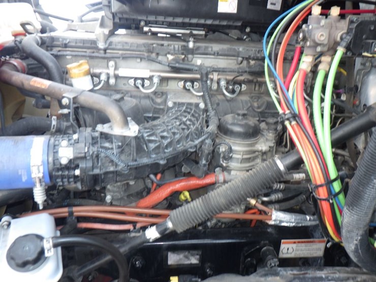 2022-freightliner-cascadia-126-image-24