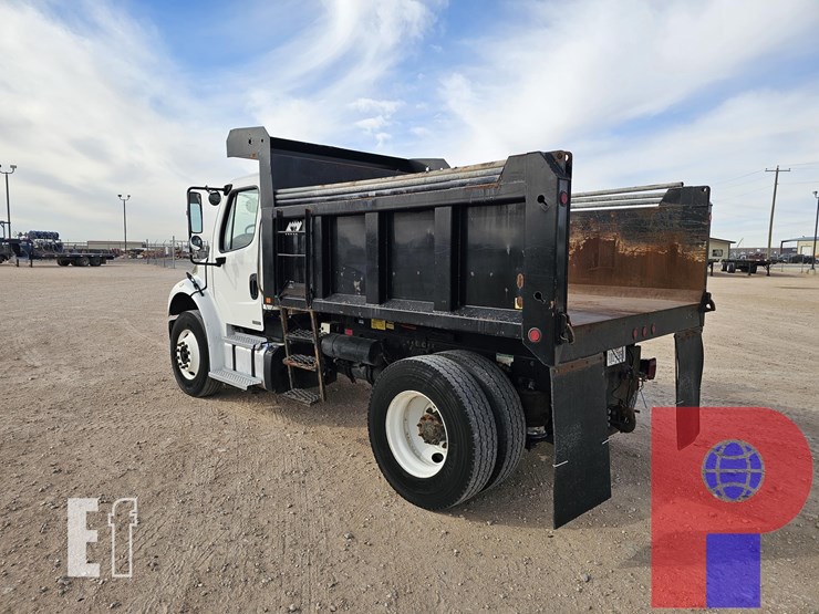 2011-freightliner-m2-106-image-2