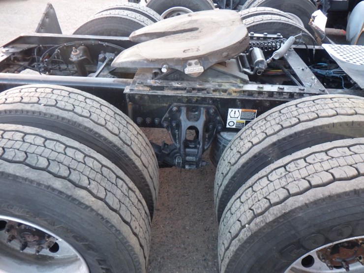 2022-kenworth-t680-image-4