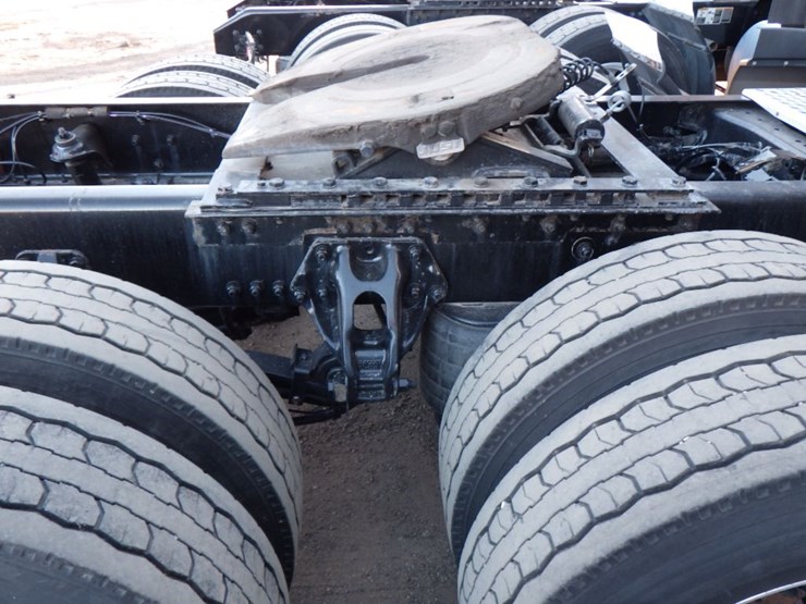 2022-kenworth-t680-image-10