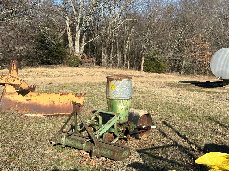 #35854-•-single-row-planter-image-1