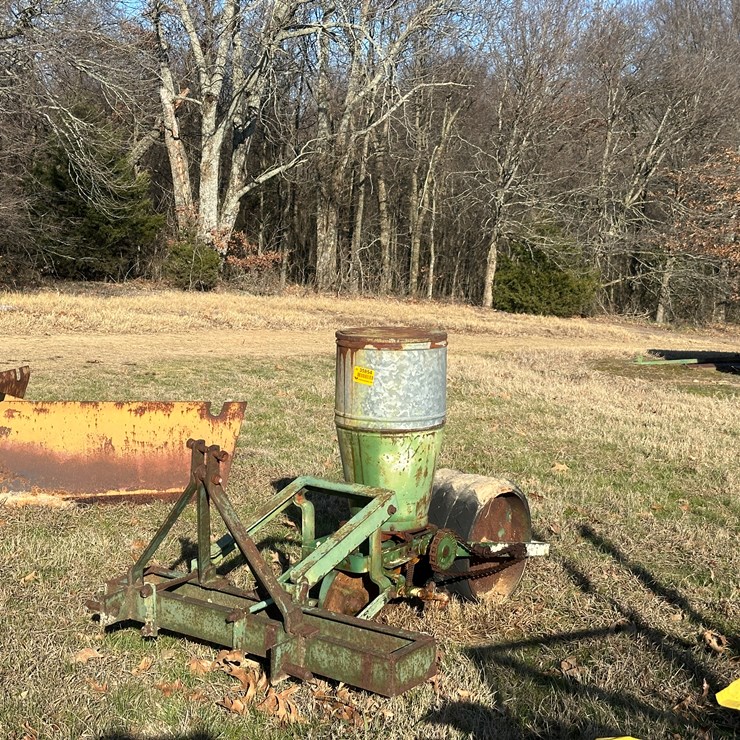 #35854 • Single Row Planter