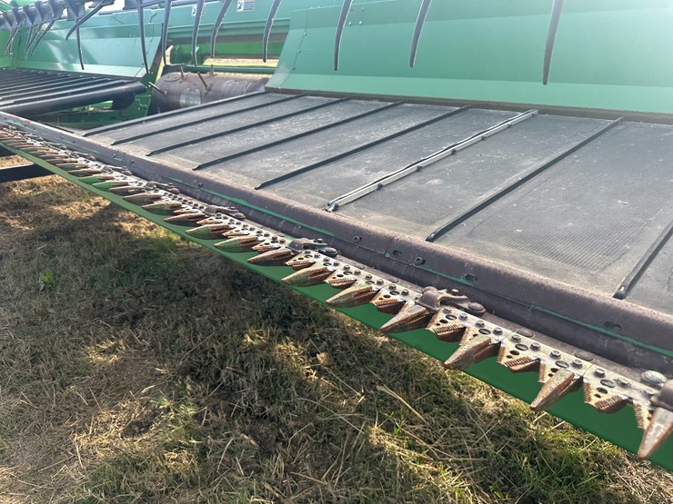 2015-john-deere-630d-image-26