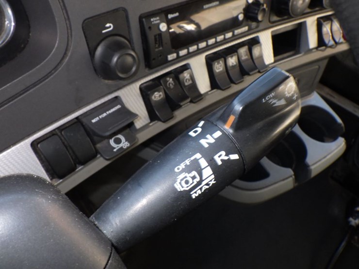 2022-kenworth-t680-image-25