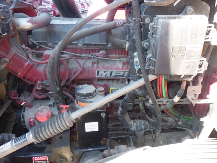 2020-mack-an64t-image-16