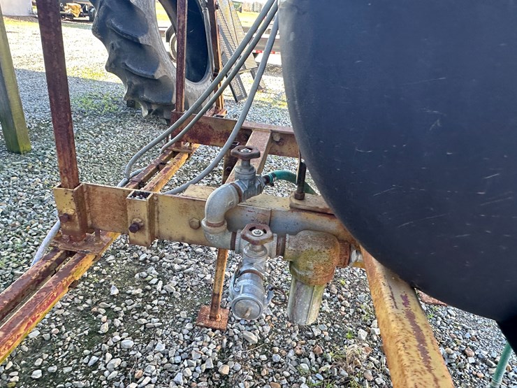 #35802-•-200-gallon-22'-3pt-sprayer-image-15