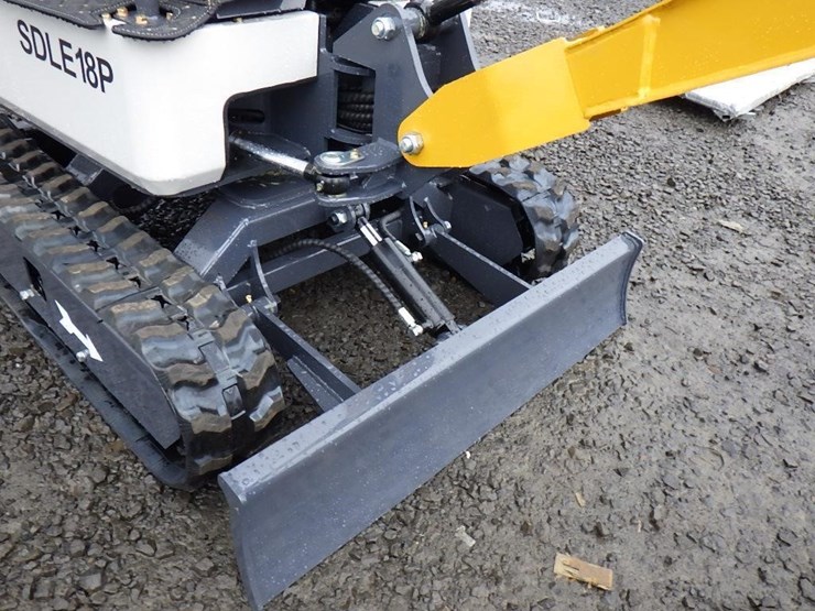 2025-sdlanch-sdle18p-hydraulic-excavator-image-10