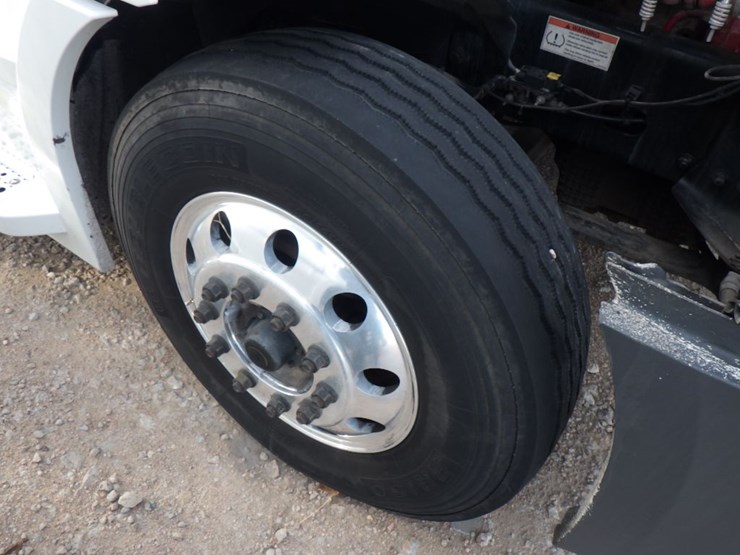 2022-freightliner-cascadia-126-image-27