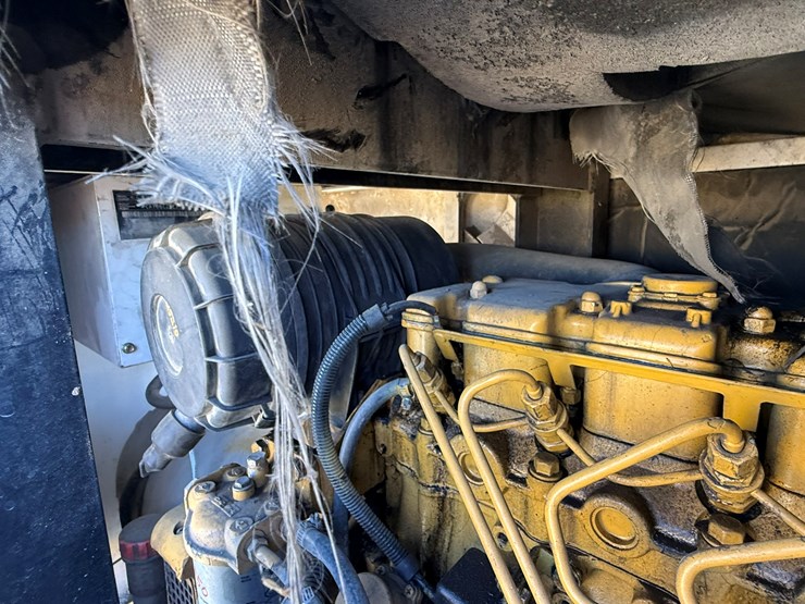 2007-caterpillar-xq20-image-31