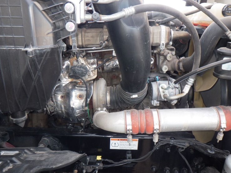 2022-freightliner-cascadia-126-image-27