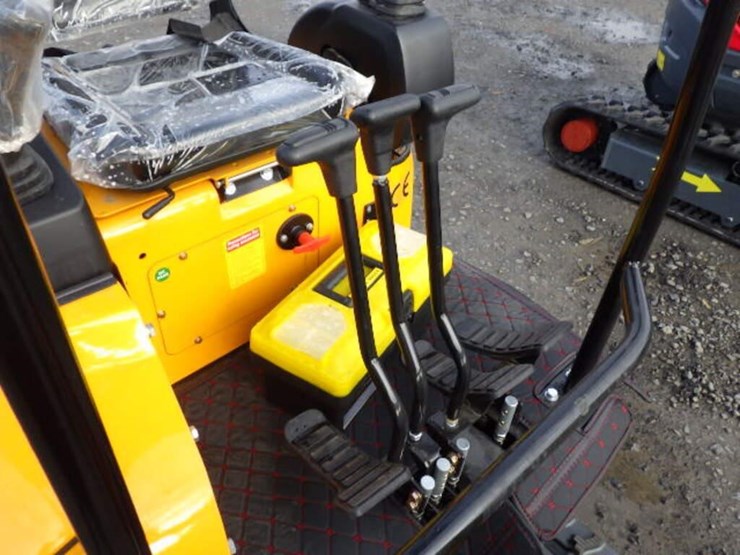 2025-vicsec-15p-hydraulic-excavator-image-16