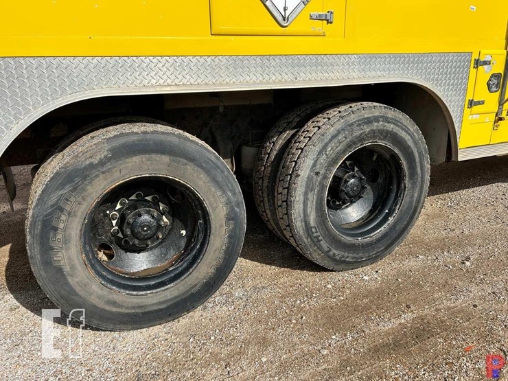 2002-freightliner-argosy-image-8