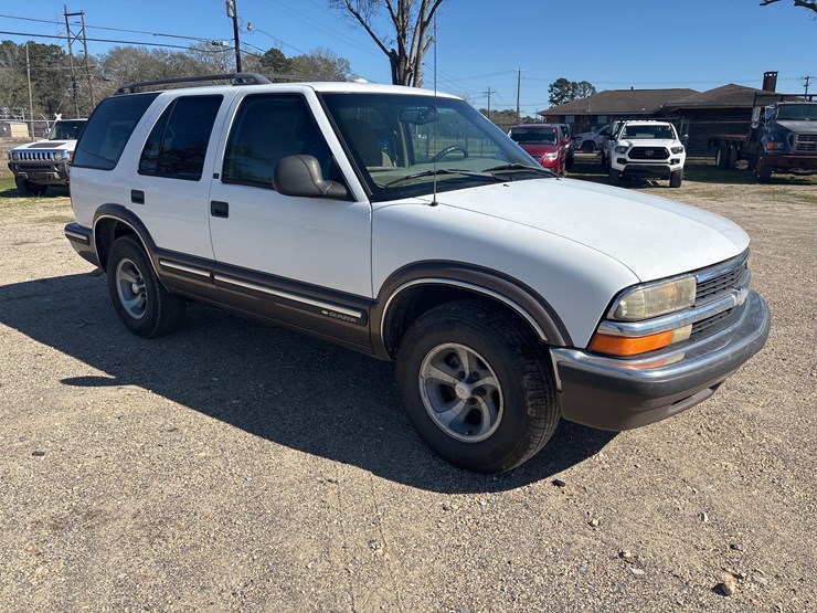 1998-chevrolet-blazer-image-2