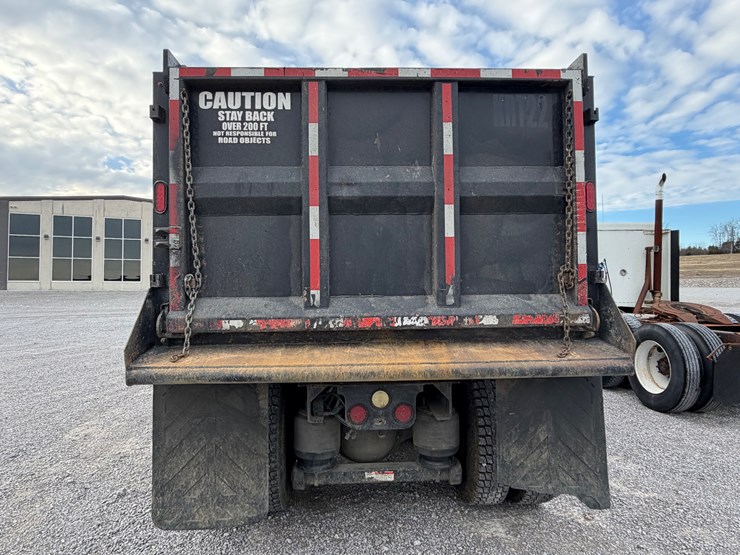 2016-caterpillar-ct660s-image-8