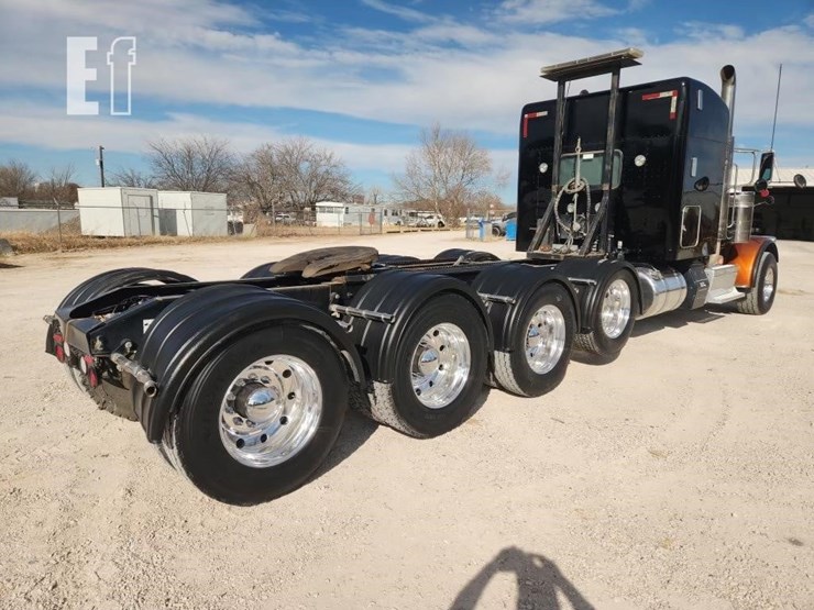 2016-peterbilt-389-image-4