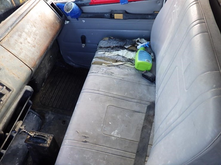 2000-freightliner-fl50-image-23