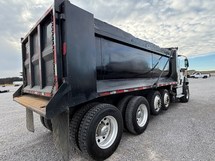 2016-caterpillar-ct660s-image-9